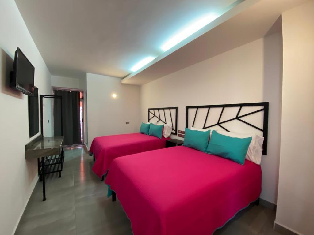 Mci Hotel Сан Хуан де лос Лагос Екстериор снимка