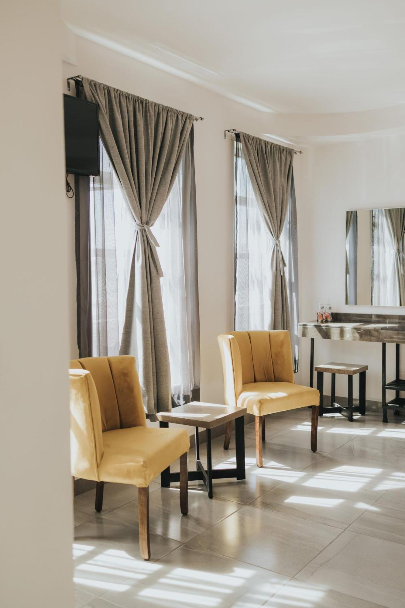 Mci Hotel Сан Хуан де лос Лагос Екстериор снимка